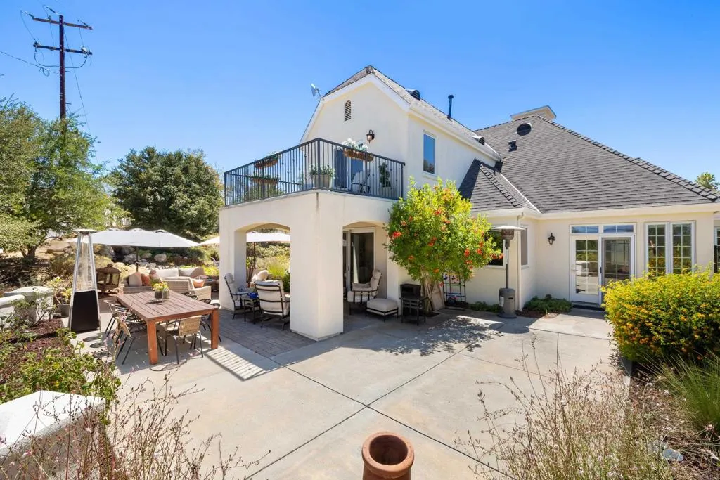 https://cdn.realtyfeed.com/cdn/127/306798307/051f61d049264ebf65ccfaeccec83401.webp