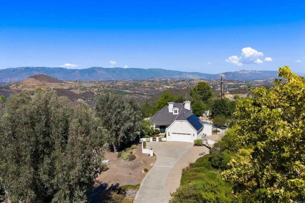 https://cdn.realtyfeed.com/cdn/127/306798307/2a3c2c054ad17cbc26e568c97665076c.webp
