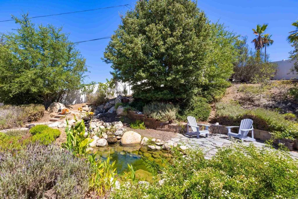 https://cdn.realtyfeed.com/cdn/127/306798307/381ef9157a04ca975f969a876e834850.webp