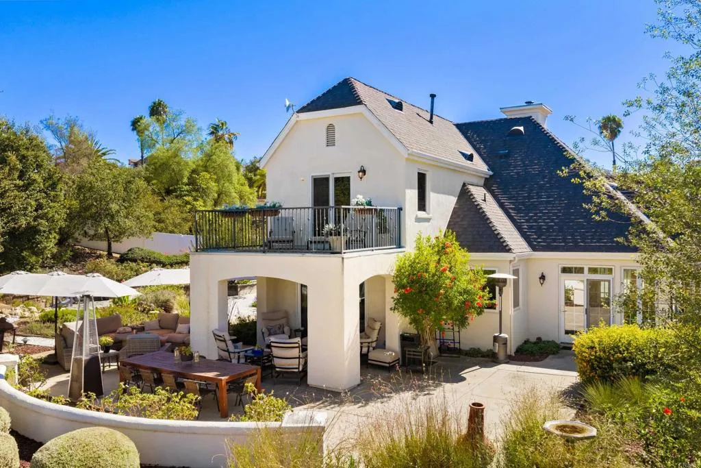 https://cdn.realtyfeed.com/cdn/127/306798307/4ee11522daca1002a95a5e357561caba.webp