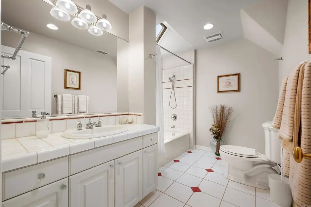 https://cdn.realtyfeed.com/cdn/127/306798307/65d96f9d4cf10bdd420363bbf222490d.webp