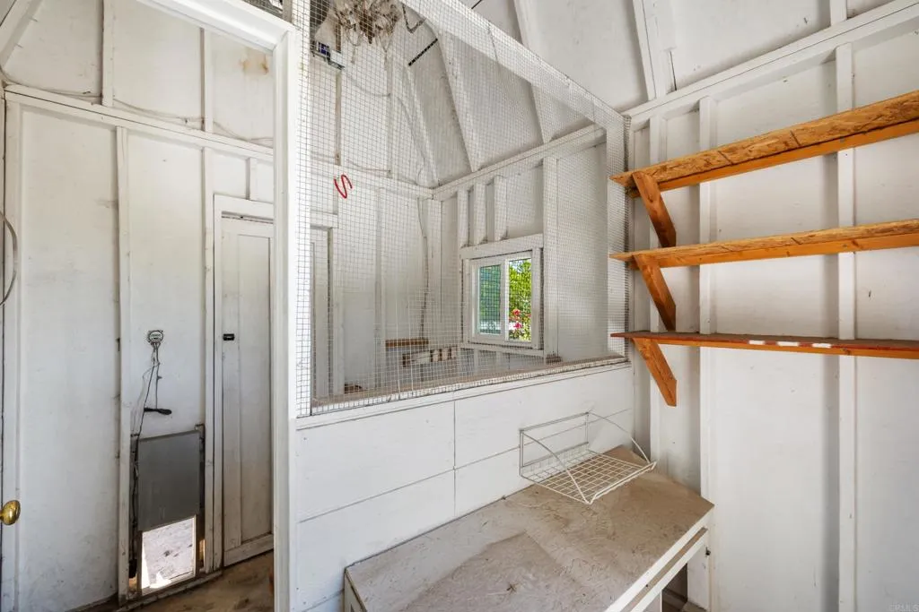 https://cdn.realtyfeed.com/cdn/127/306798307/976480bd458d5333bf527693da9457e2.webp
