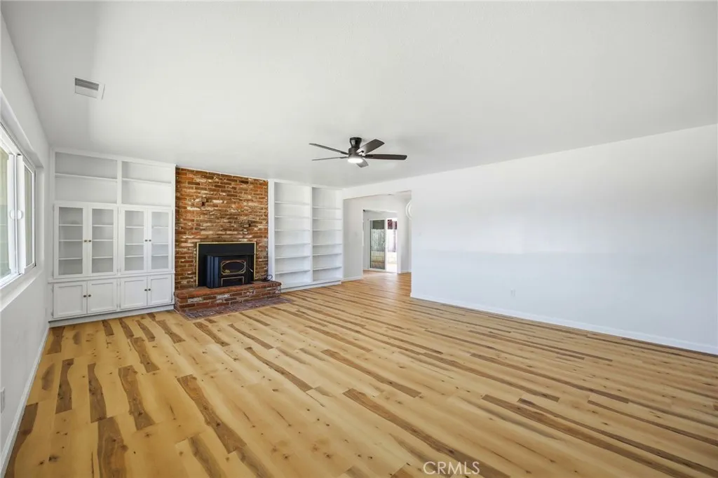 https://cdn.realtyfeed.com/cdn/127/306798331/21aec41ac55a886149eac6bc79d89763.webp