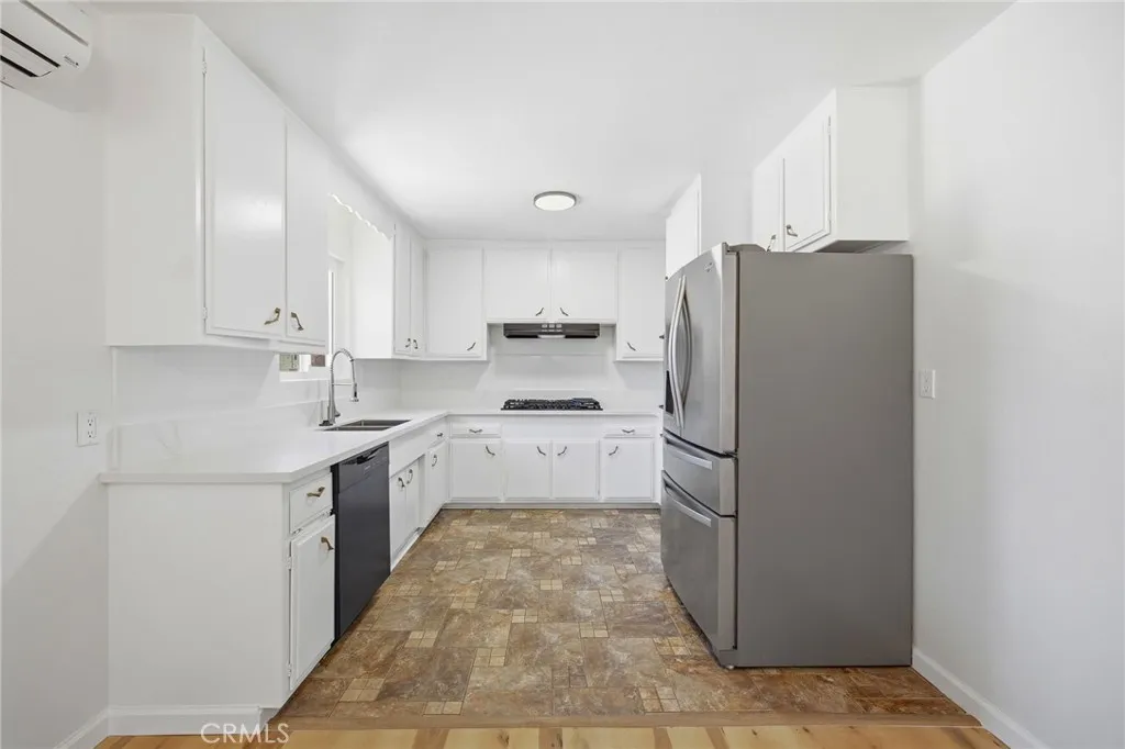 https://cdn.realtyfeed.com/cdn/127/306798331/30e259254749499c86f52dc6bb6411e0.webp