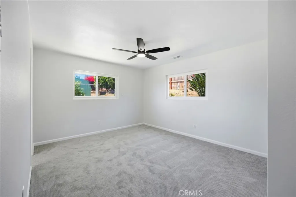 https://cdn.realtyfeed.com/cdn/127/306798331/8f0a7c5cf055605d17a5bb4dee17c0e8.webp