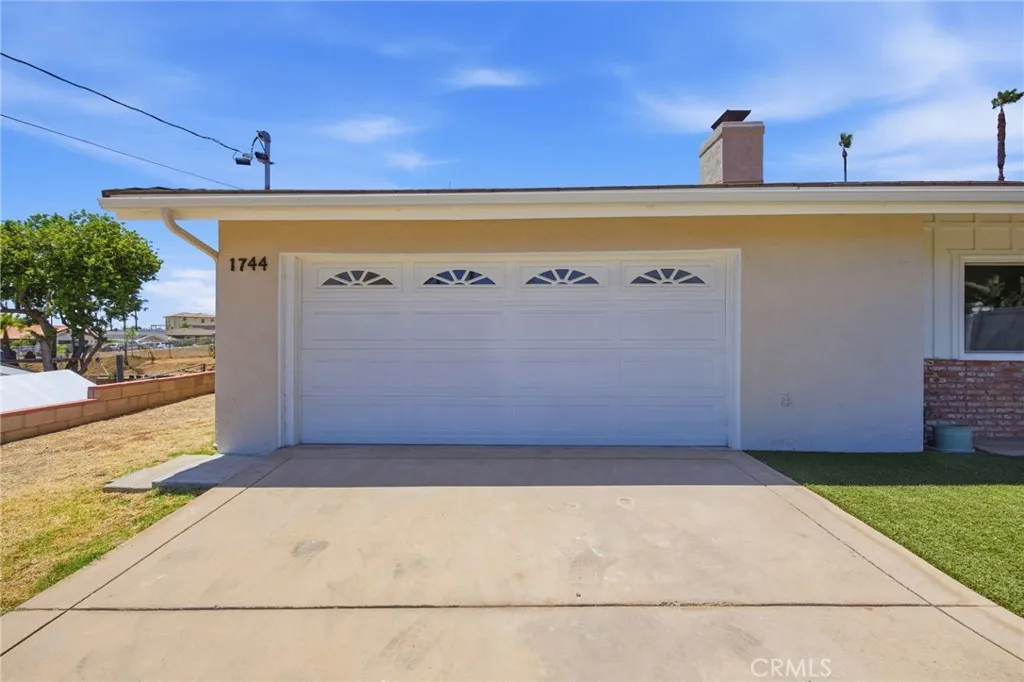 https://cdn.realtyfeed.com/cdn/127/306798331/936e8c2a83d68056952f714f7a991a34.webp