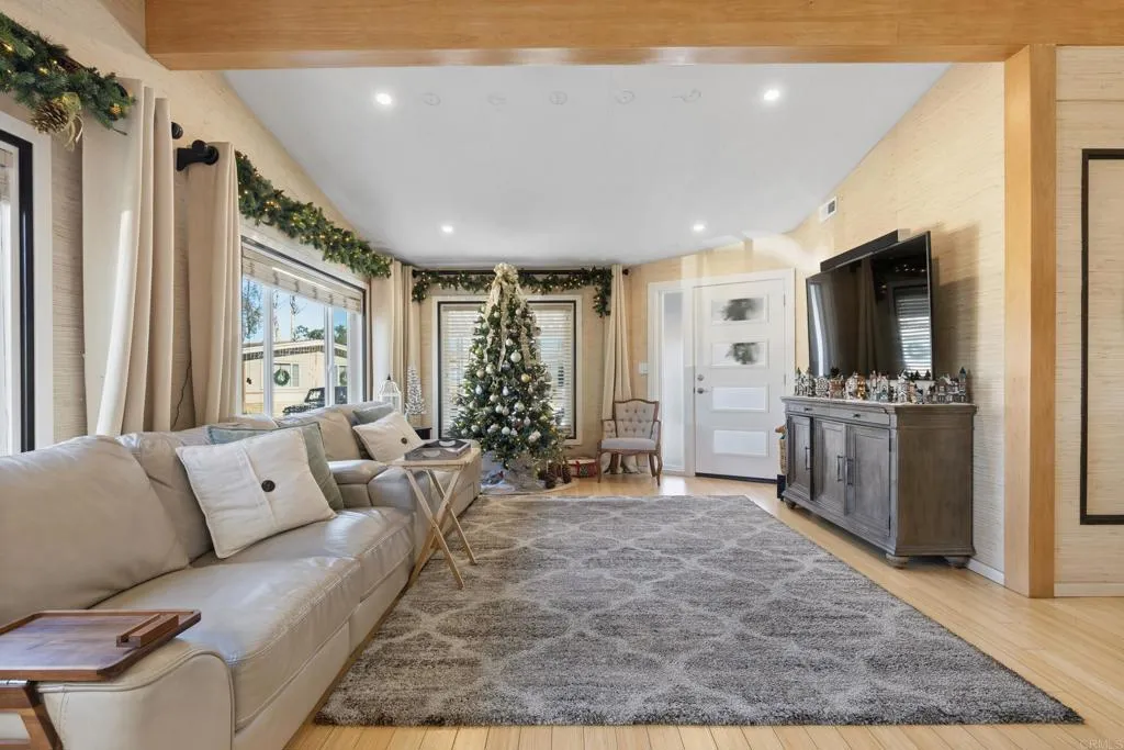 https://cdn.realtyfeed.com/cdn/127/306798358/2f107ba0861d1958b1b6e743070863c4.webp