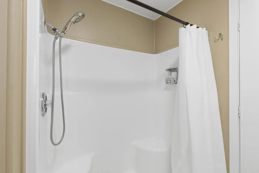 https://cdn.realtyfeed.com/cdn/127/306798358/6df86ea20b0f81e6473998eedde5cdee.webp