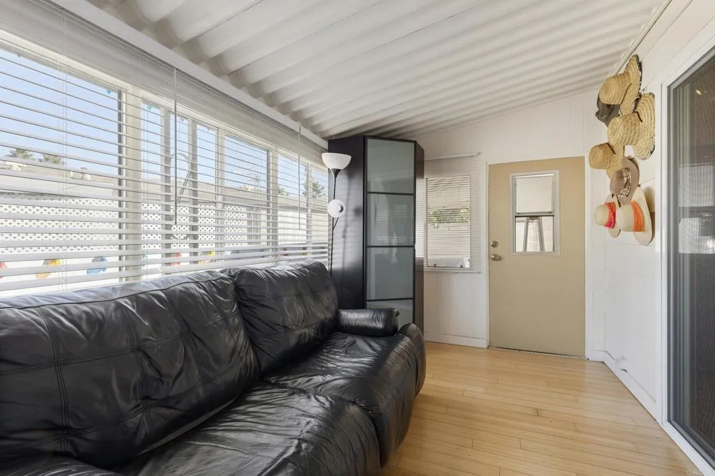 https://cdn.realtyfeed.com/cdn/127/306798358/c3ae22f7a3ad5dd99dea803b89eb10ee.webp