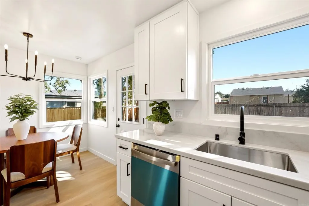 https://cdn.realtyfeed.com/cdn/127/306798384/84790bda2a178c3288cfbd9c22375f6e.webp