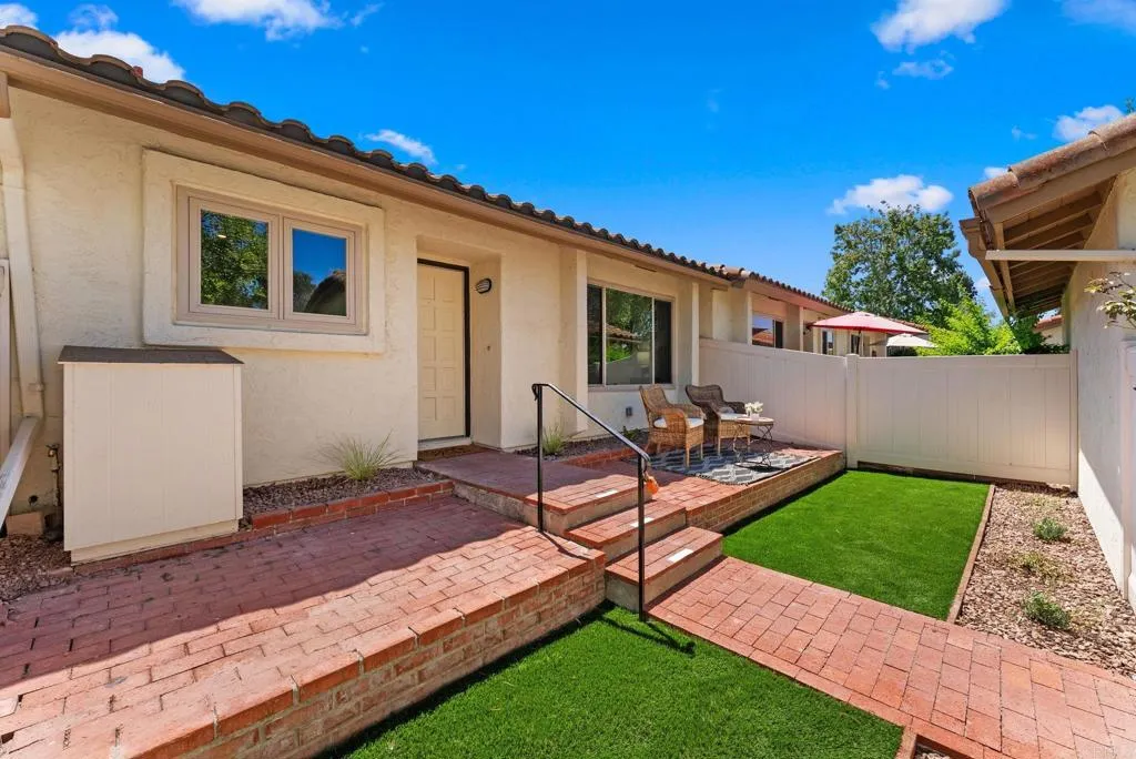 https://cdn.realtyfeed.com/cdn/127/306798391/346cb296be54e86ab0dba21151ce671e.webp