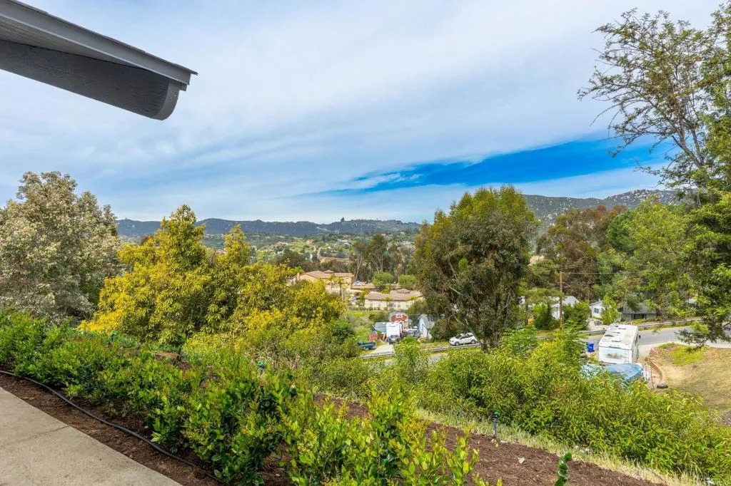 https://cdn.realtyfeed.com/cdn/127/306798452/37994ddfad5f02fa755237228b921d2f.webp