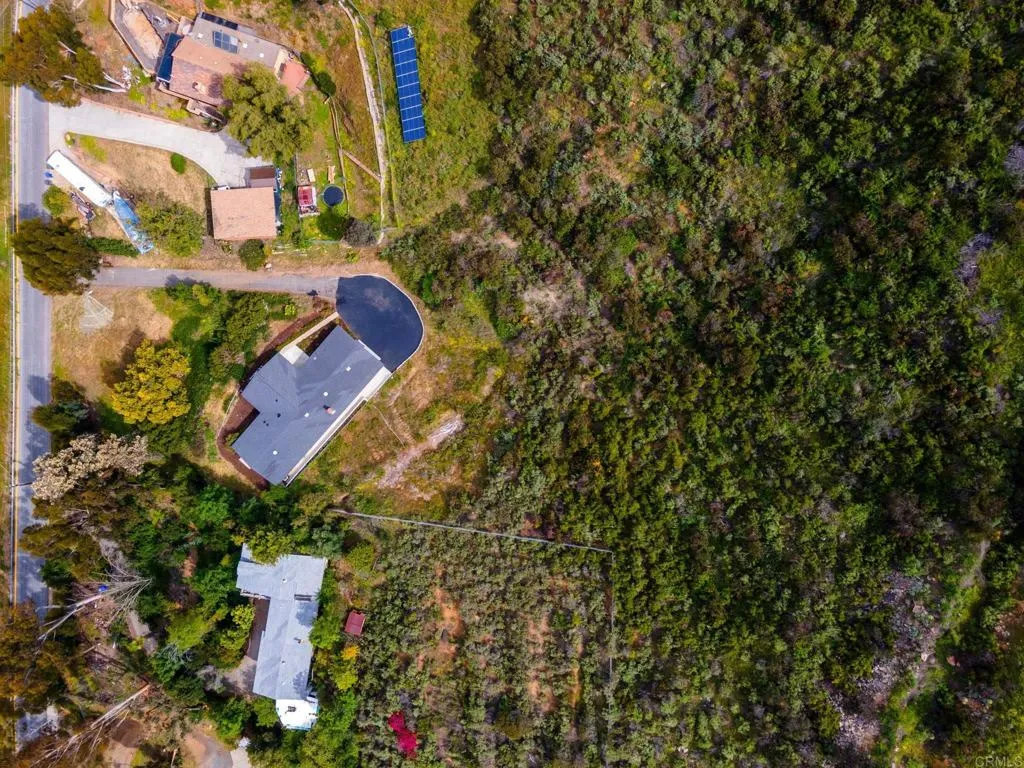 https://cdn.realtyfeed.com/cdn/127/306798452/45b064e5f8e9f77271e43939c15c6b1b.webp