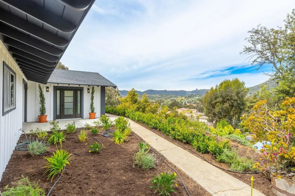 https://cdn.realtyfeed.com/cdn/127/306798452/bb9ebcec09fcee74800e3fcb1f99946a.webp