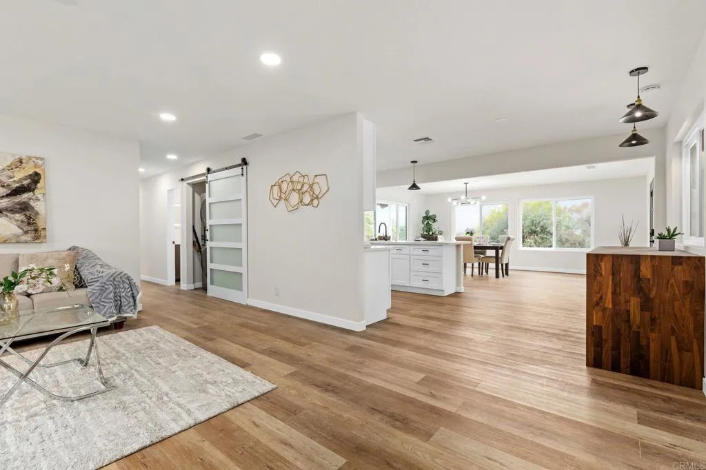 https://cdn.realtyfeed.com/cdn/127/306798452/c6b6379d6f165de12cdb774b09585381.webp