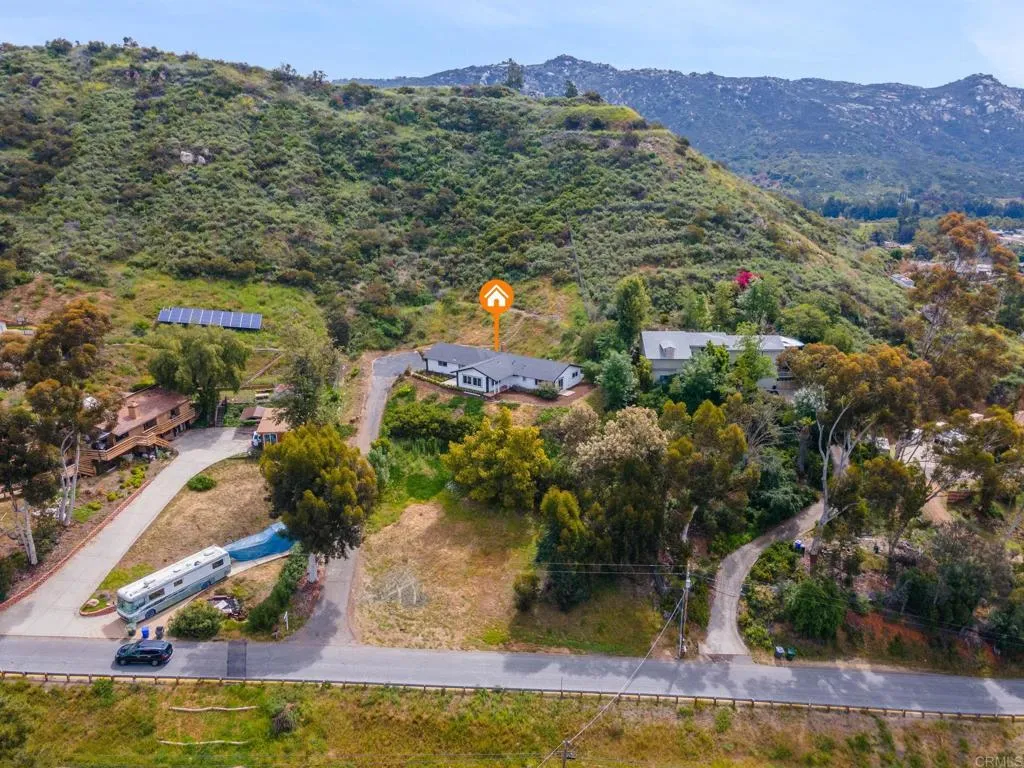 https://cdn.realtyfeed.com/cdn/127/306798452/f09c18f67c104f05d16f8c8932f9a541.webp