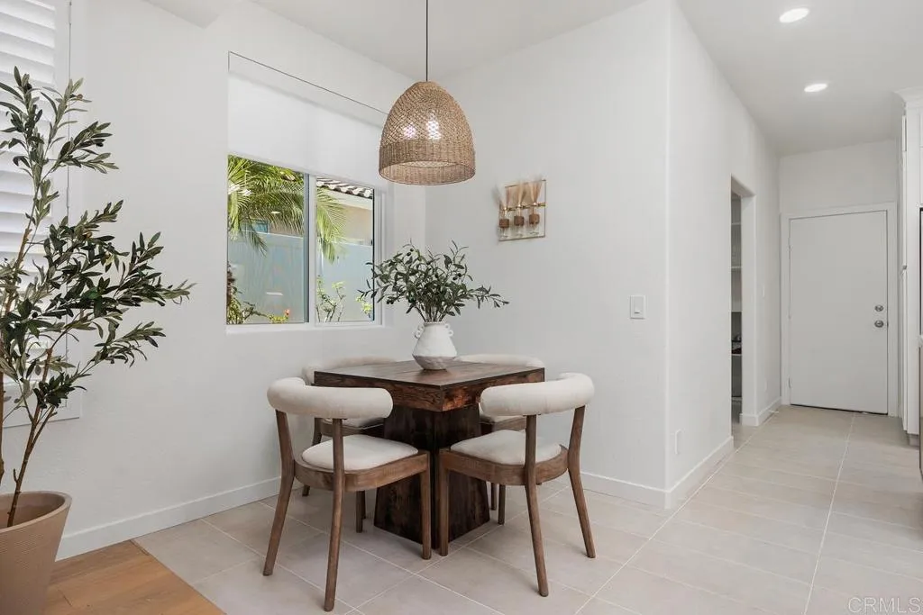 https://cdn.realtyfeed.com/cdn/127/306798482/894b704e9961d0f7205a0bf47c4df161.webp