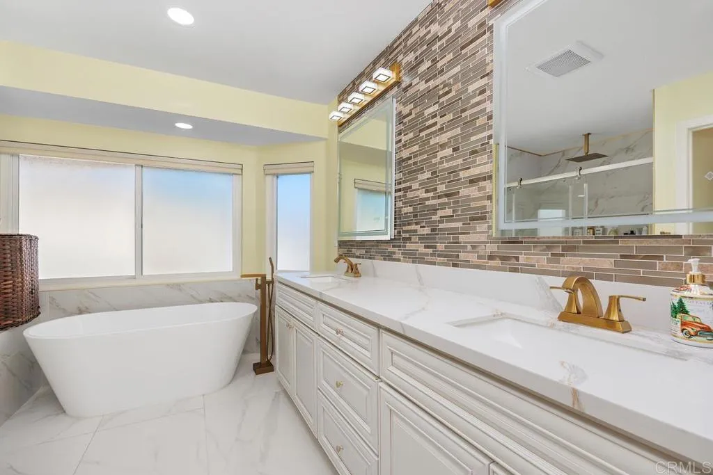 https://cdn.realtyfeed.com/cdn/127/306798566/e1e35816313b975993550833026d9ccc.webp