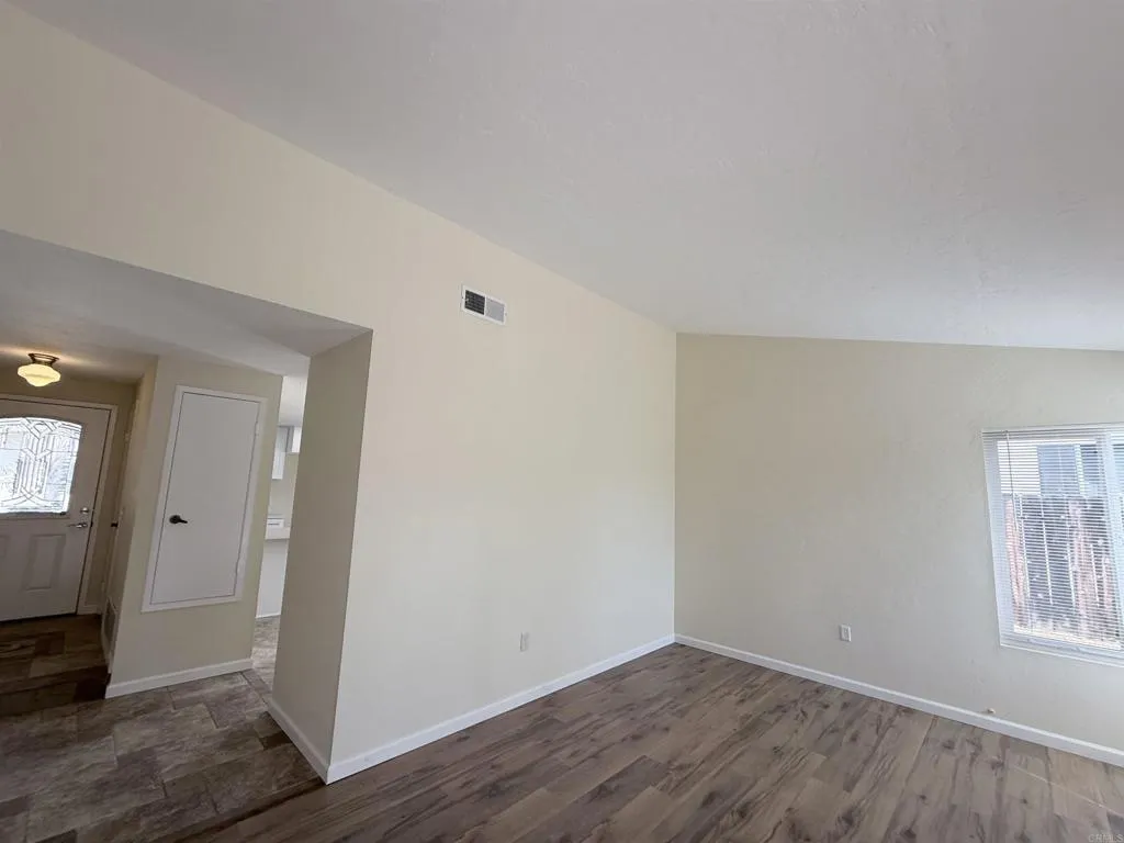 https://cdn.realtyfeed.com/cdn/127/306798649/db620fe029bdfc75b21e0770542602e8.webp