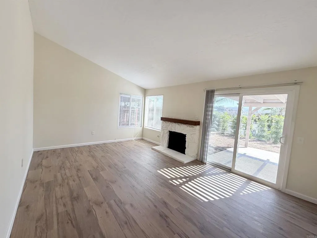 https://cdn.realtyfeed.com/cdn/127/306798649/e21c835f15efb6e6ab9ba76366f18fe9.webp