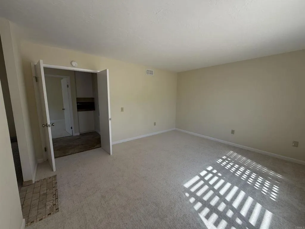 https://cdn.realtyfeed.com/cdn/127/306798649/e9dc158fa6cc3c96146d876860610d38.webp