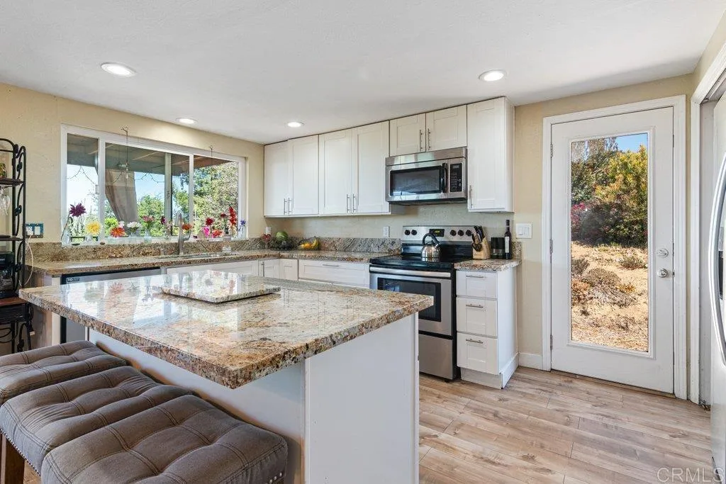 5741 Rainbow Heights Road, Fallbrook, CA 92028 - Photo 5 of 46, Fallbrook, CA