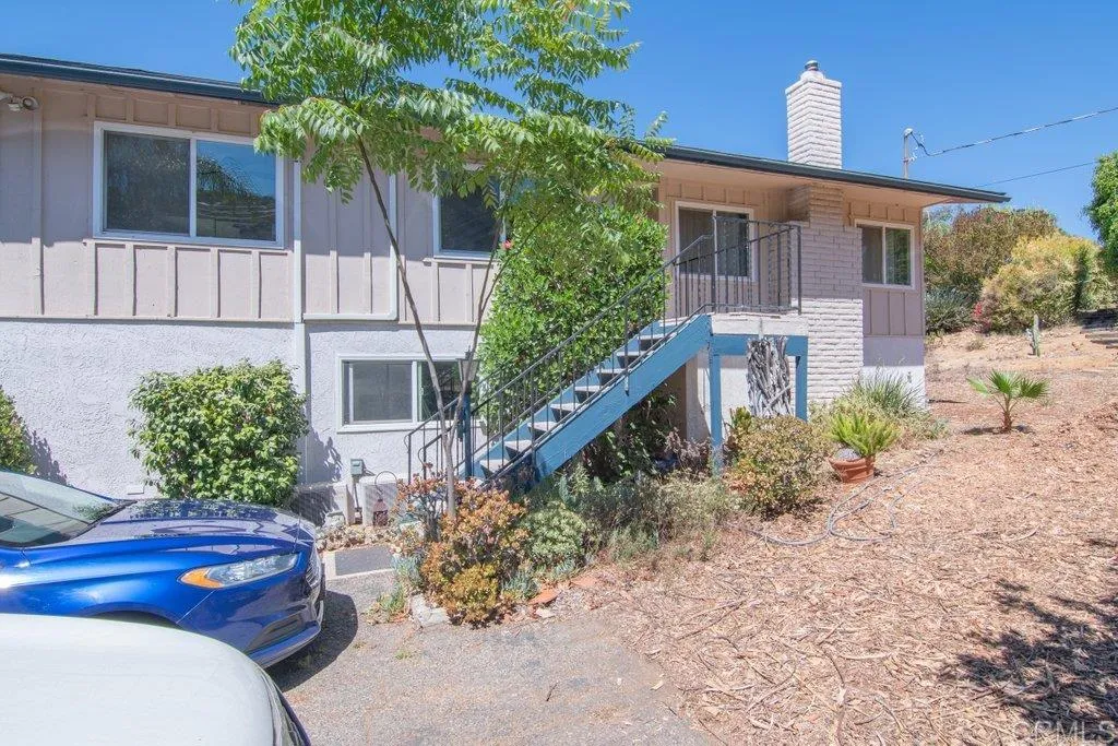 https://cdn.realtyfeed.com/cdn/127/306798658/38ff2ac1b1f6b42a9770cba46c4c743d.webp