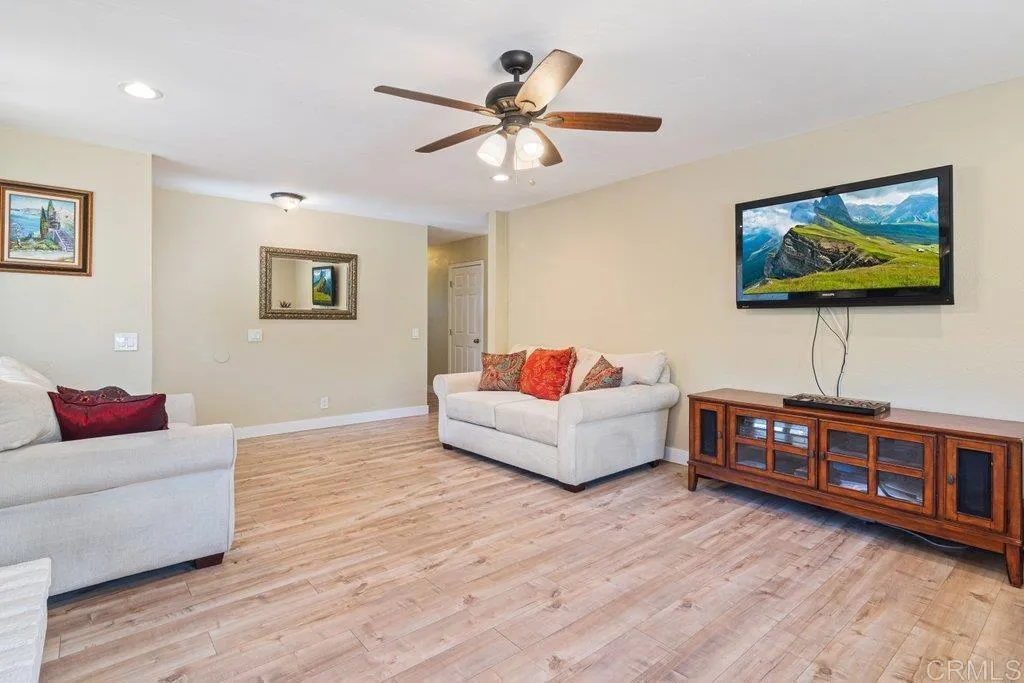 https://cdn.realtyfeed.com/cdn/127/306798658/88cdb491982d81fdb6ed9570af5b0536.webp