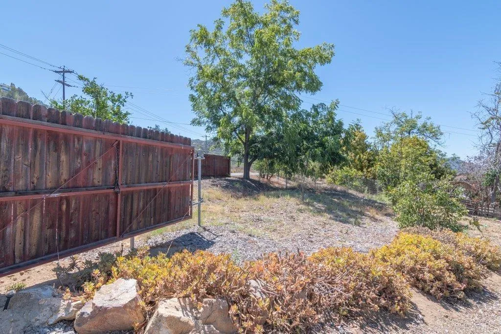 https://cdn.realtyfeed.com/cdn/127/306798658/8a148286c5c17da4b54b223a8b0695b7.webp