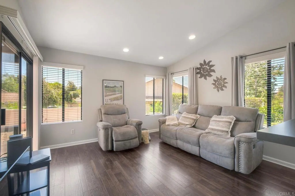 https://cdn.realtyfeed.com/cdn/127/306798740/814d43a3e1408d667bfd3858e04d201f.webp