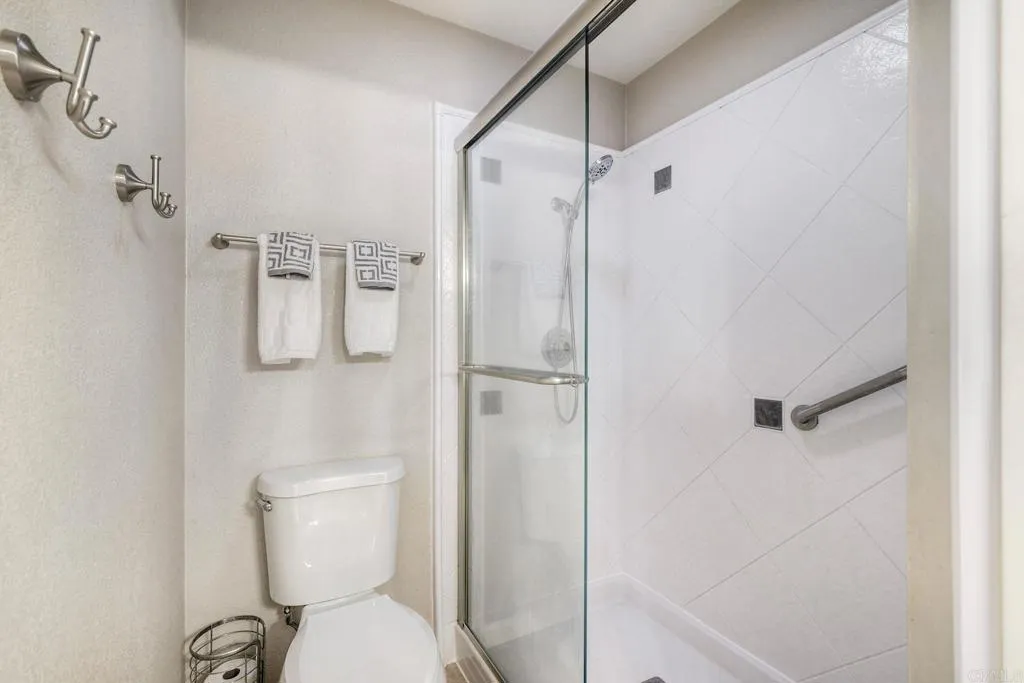 https://cdn.realtyfeed.com/cdn/127/306798740/e6f1f81b0c04df9b5963f9573e658fb7.webp