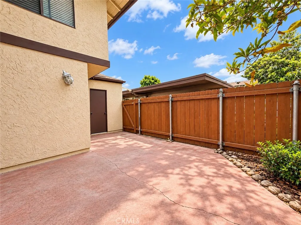 https://cdn.realtyfeed.com/cdn/127/306798827/4c949ff6372d3dee8e9d7a72a20068c1.webp