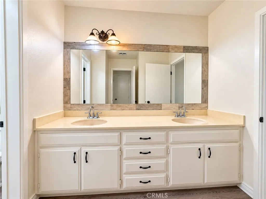 https://cdn.realtyfeed.com/cdn/127/306798827/bf431a5b1d9412689c1ee3ff6267e53d.webp