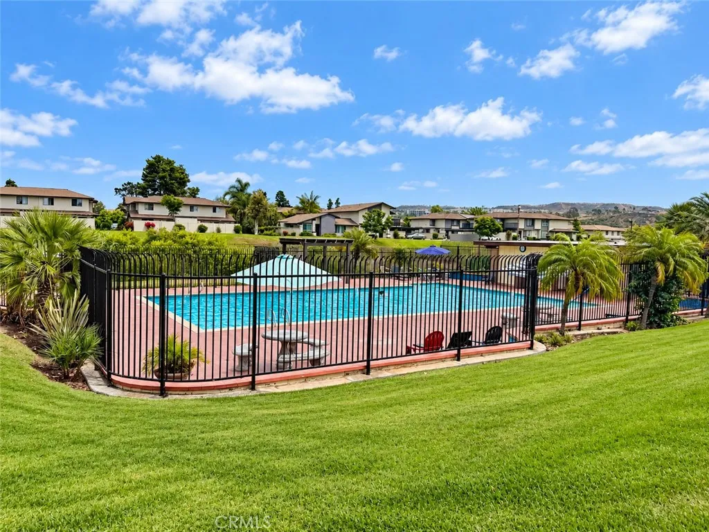 https://cdn.realtyfeed.com/cdn/127/306798827/ff7f94eb96d1f12379f66b99a078d3f6.webp