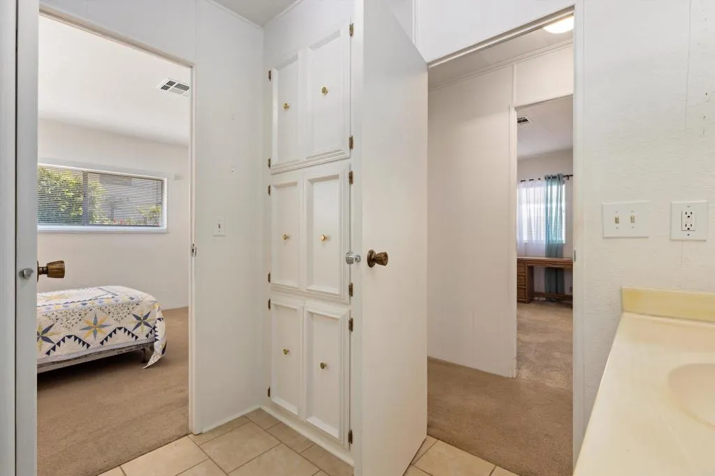 https://cdn.realtyfeed.com/cdn/127/306798939/2b64c3569fb01059bfe6eb6199cabf6c.webp