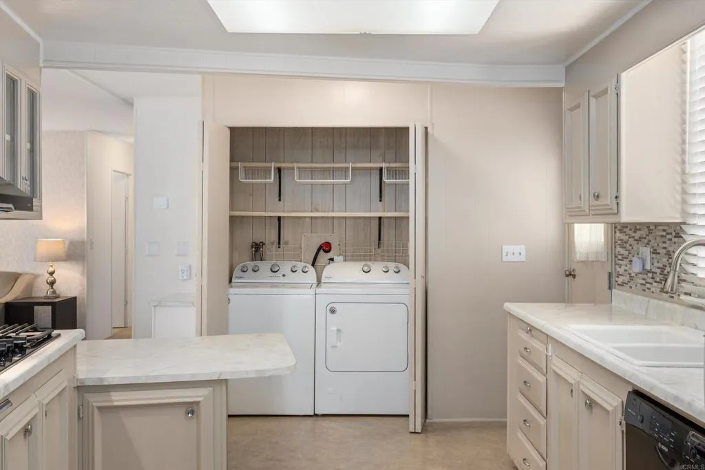 https://cdn.realtyfeed.com/cdn/127/306798939/a59bdd2f3985e44e3de52945838ca1d4.webp