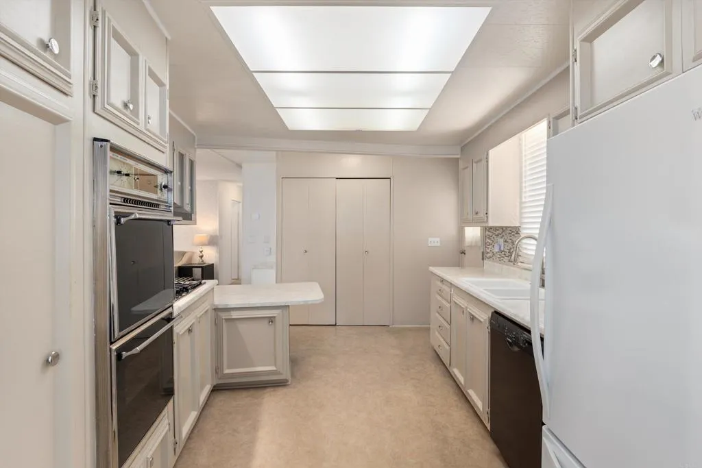 https://cdn.realtyfeed.com/cdn/127/306798939/b12c444e5b31933e6254367cb0cd6973.webp