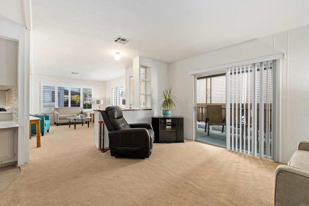https://cdn.realtyfeed.com/cdn/127/306798939/c0e6b1e88365f38d1f93a75a4ce5efe1.webp