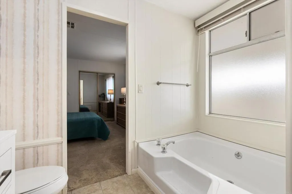 https://cdn.realtyfeed.com/cdn/127/306798939/e6d8409544f80856bb67f0cc7cbb11a8.webp