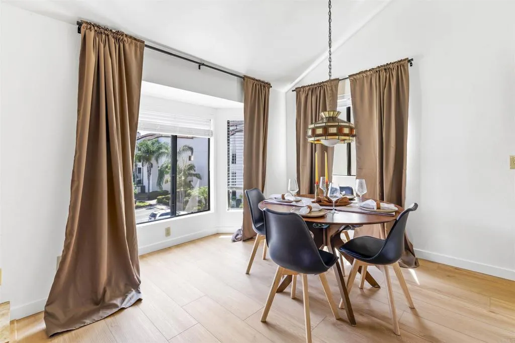 https://cdn.realtyfeed.com/cdn/127/306798959/1129fd6c3c4bb4e1e30520998ecf1b19.webp