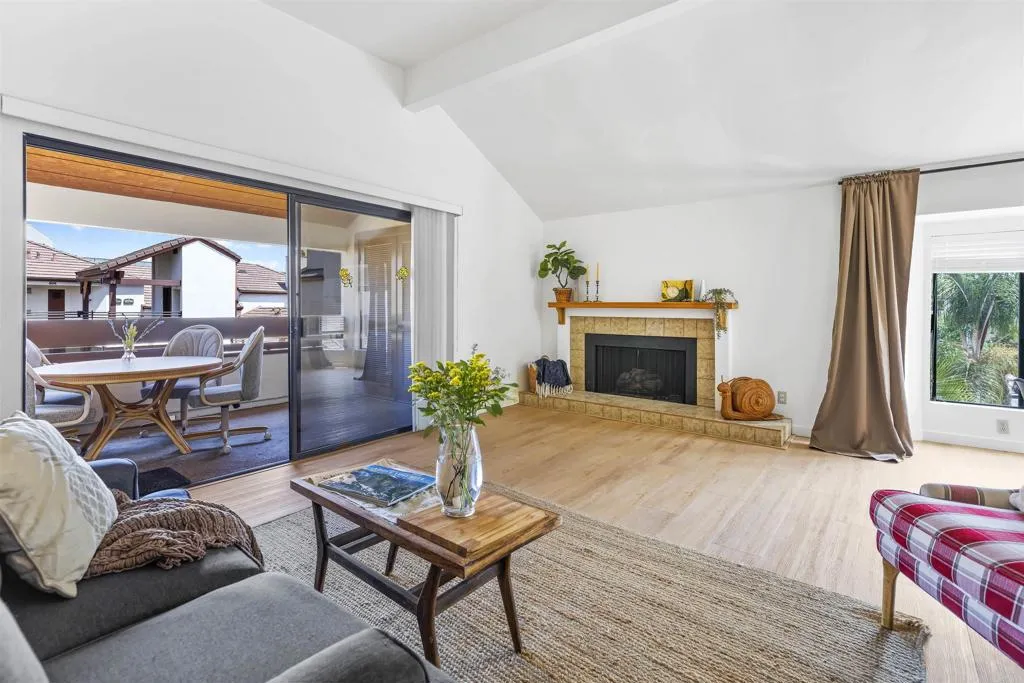 https://cdn.realtyfeed.com/cdn/127/306798959/2462902f8dce7c52703cc316e3a648f3.webp