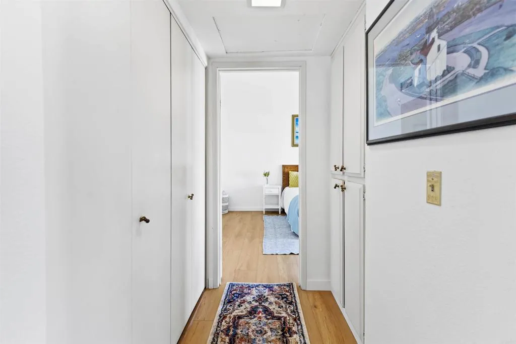 https://cdn.realtyfeed.com/cdn/127/306798959/2d82f481be3c2e3d70d0facc0ad8b440.webp