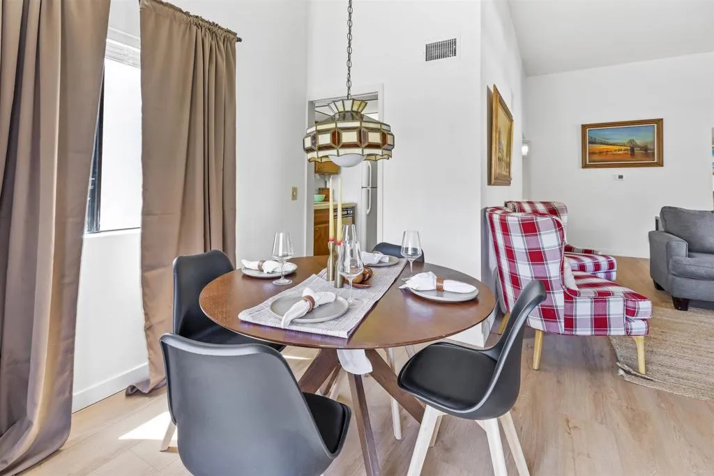 https://cdn.realtyfeed.com/cdn/127/306798959/e7b977586b63354ef12c6eef75ab65a6.webp