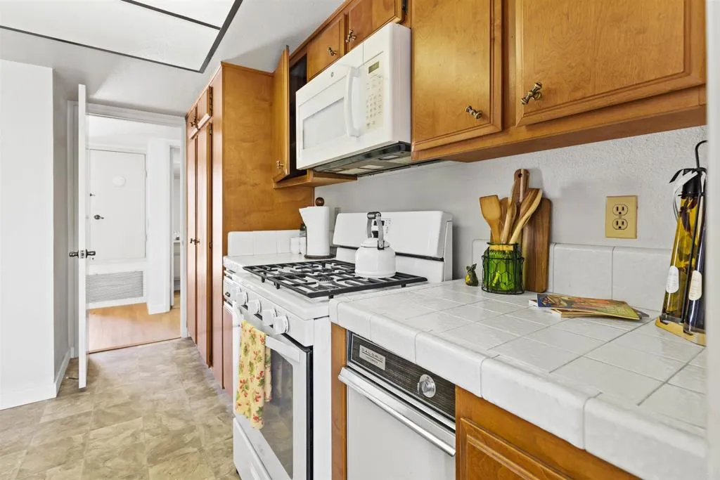 https://cdn.realtyfeed.com/cdn/127/306798959/ee77027a9e468f2b58ae1ab05cc38c4c.webp