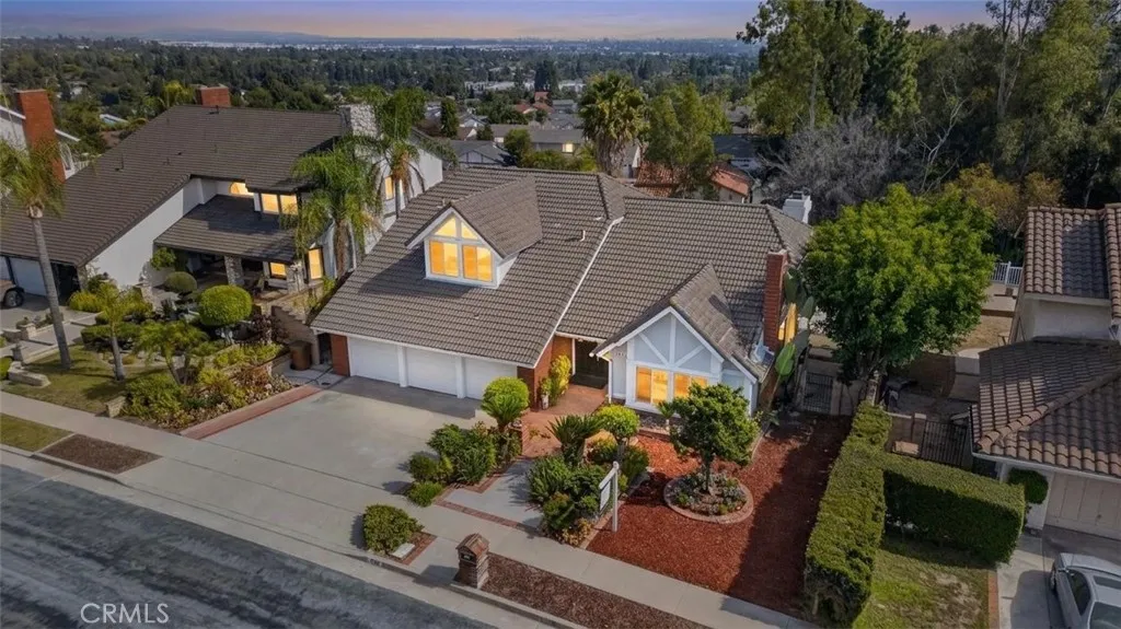 Fullerton, CA 92833