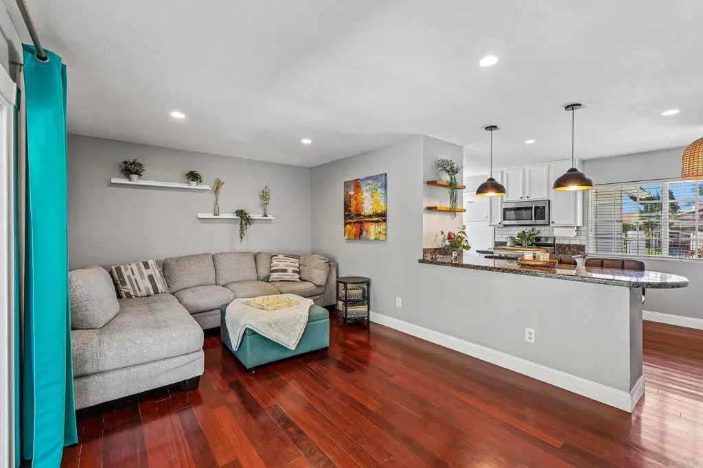 https://cdn.realtyfeed.com/cdn/127/306799027/2c8f59ec0ed78bff586be4a5cdb9492a.webp