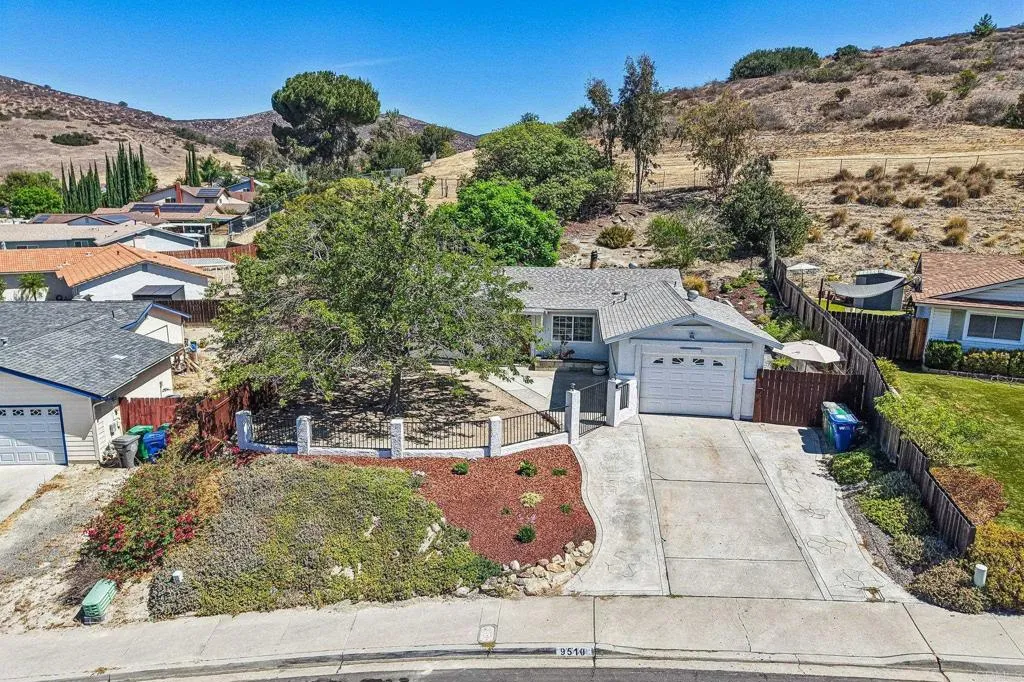 https://cdn.realtyfeed.com/cdn/127/306799027/459dd96fe14fe12d6a22fb1e10d2424f.webp