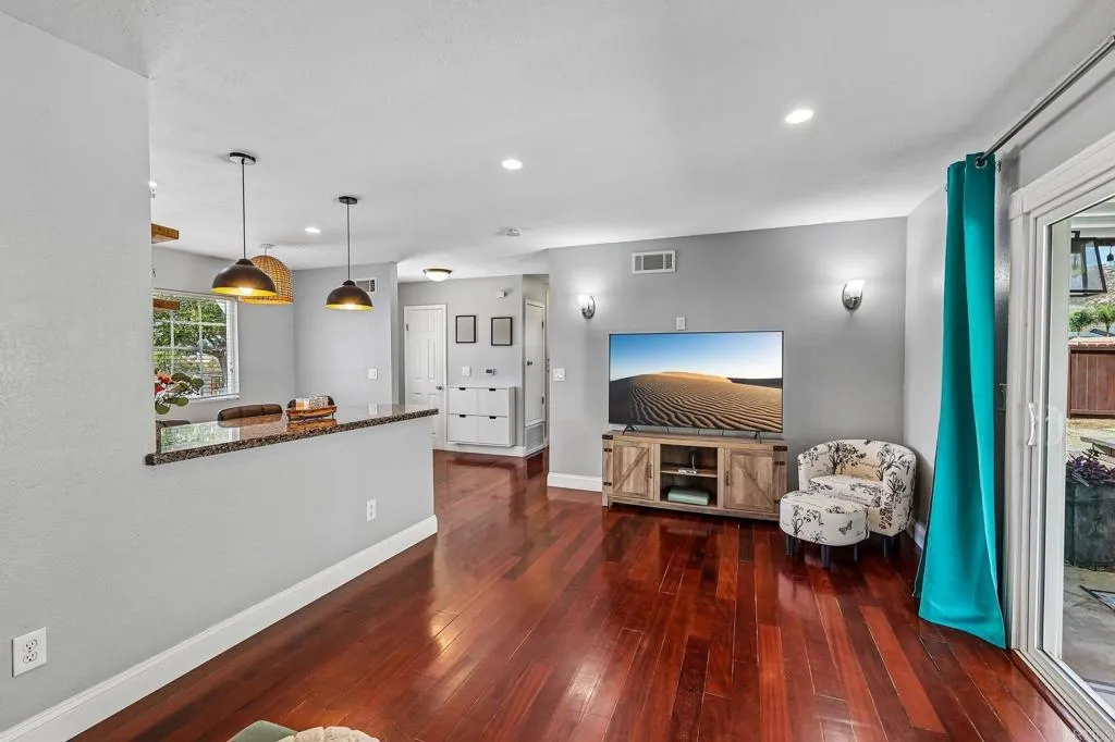 https://cdn.realtyfeed.com/cdn/127/306799027/69121f90c1f6a57eab1485f79517a25b.webp