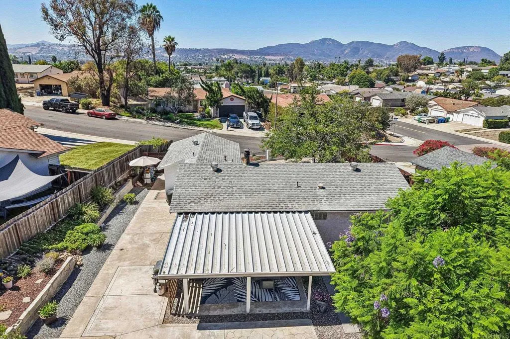 https://cdn.realtyfeed.com/cdn/127/306799027/6d8f1162584a49897649424cd15df953.webp