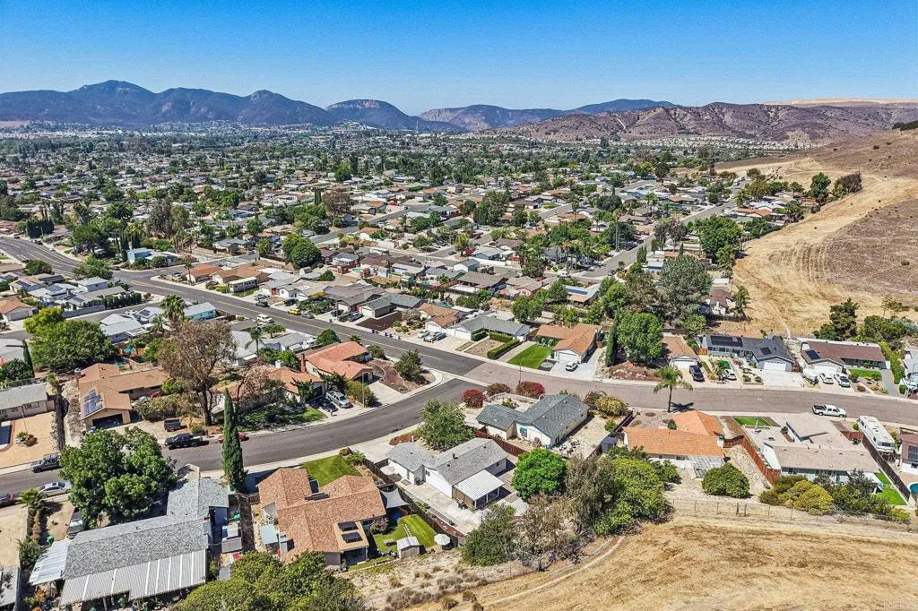 https://cdn.realtyfeed.com/cdn/127/306799027/896f5e41bd07cf100c3c15091118a319.webp